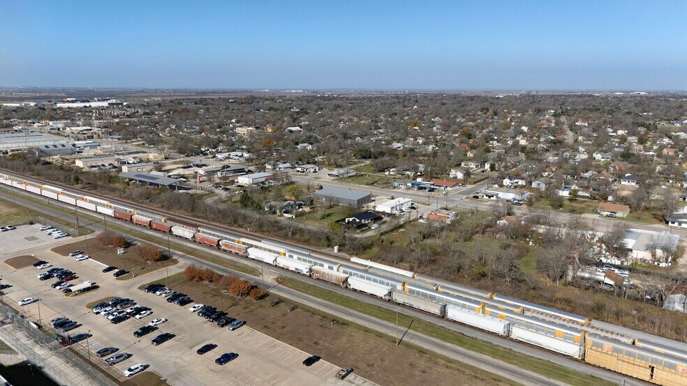 More Photos Of 921 W 2nd St, Taylor Land For Sale