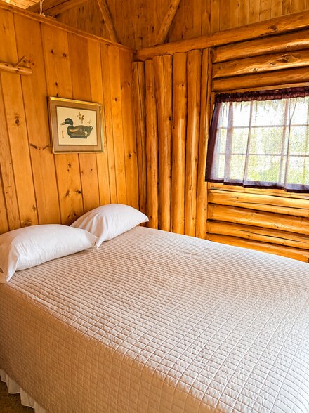 More Photos Of W17461 Norton Rd, Gould City Hotel For Sale