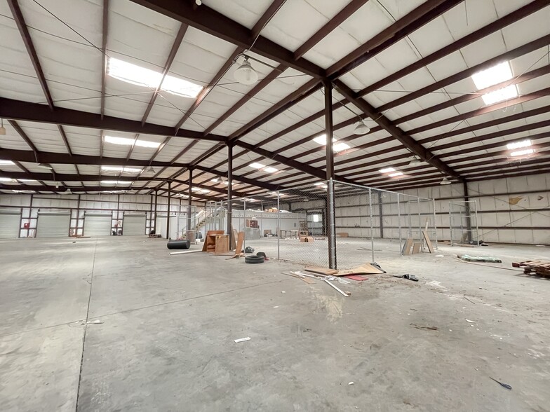 Primary Photo Of 12 NW 5th Pl, Williston Manufacturing For Lease