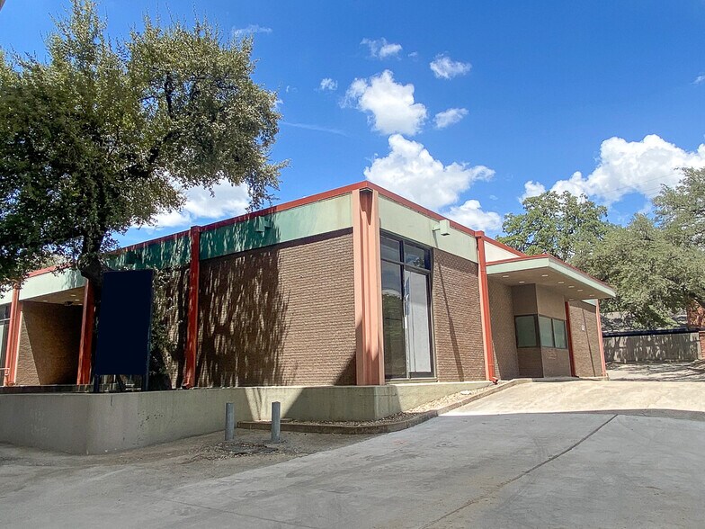 More Photos Of 510 E Anderson Ln, Austin Restaurant For Lease