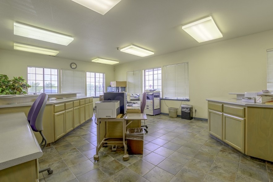 More Photos Of 8008 W Shields Ave, Fresno Food Processing For Sale