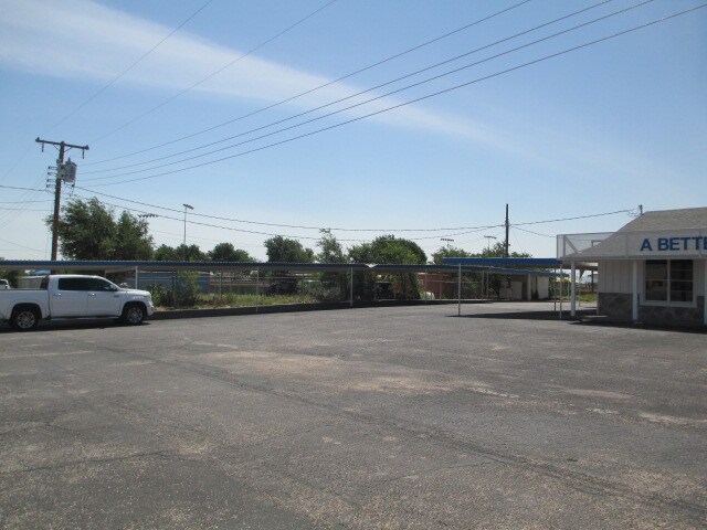 More Photos Of 2903 Wall St, Midland Office For Lease