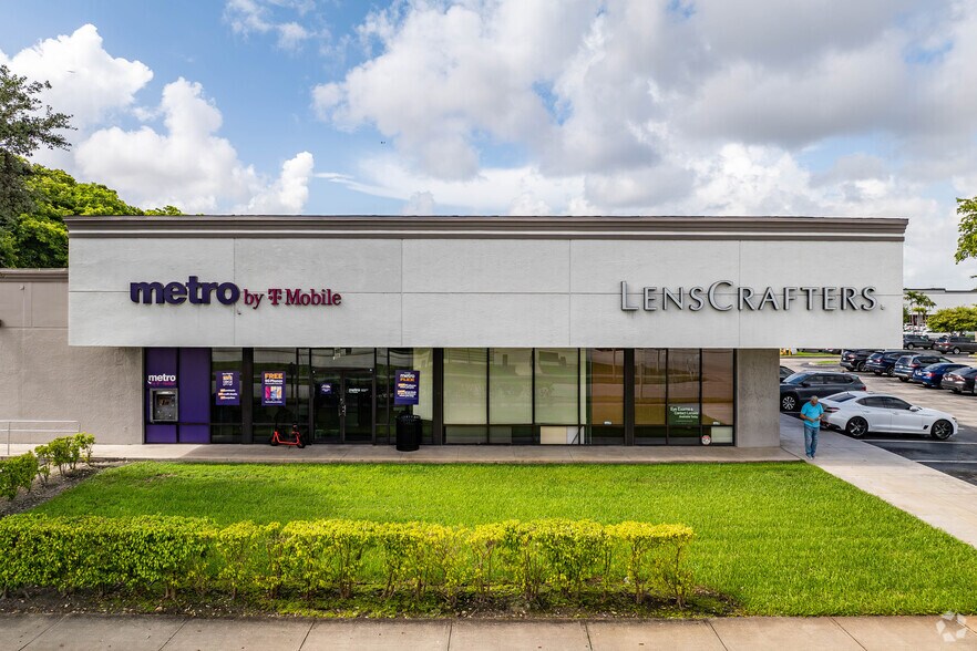 More Photos Of 9900-10060 Pines Blvd, Pembroke Pines Storefront For Lease