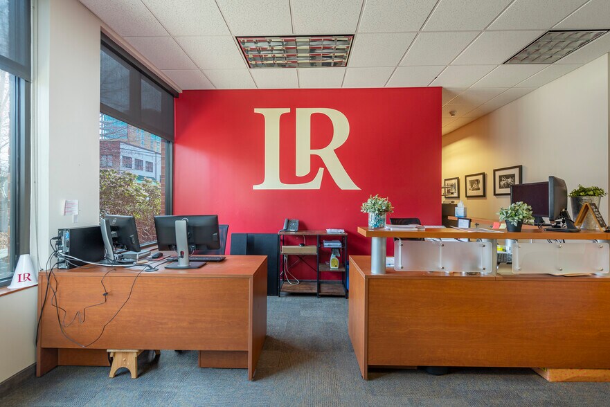 More Photos Of 36 Montford Ave, Asheville Office For Sale