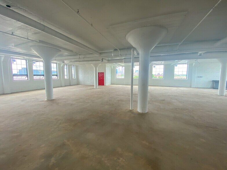 More Photos Of 1729 N 2nd St, Minneapolis Flex For Lease