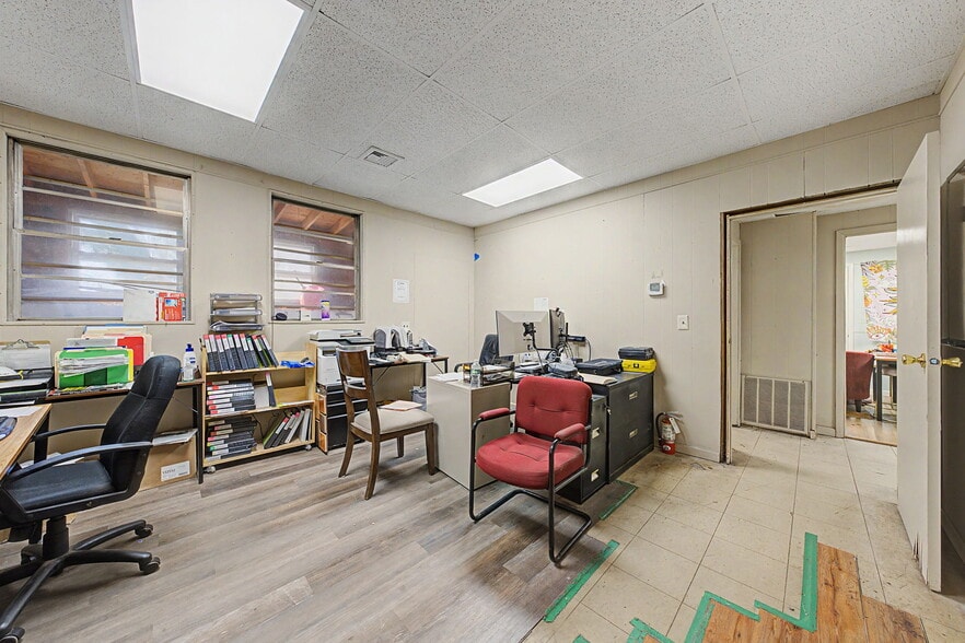More Photos Of 23 Malcolm St, Morristown Industrial For Sale
