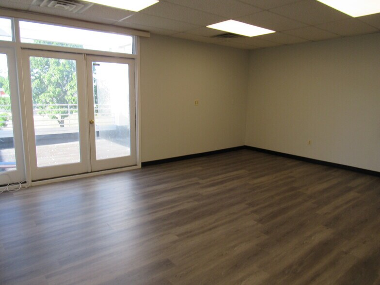 More Photos Of 981 State Route 33 W, Monroe Township Medical For Lease