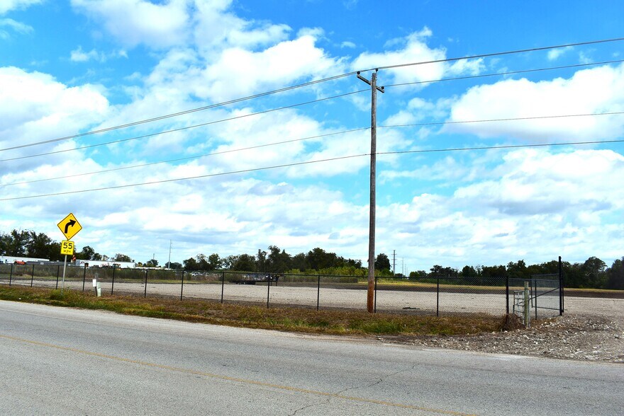 More Photos Of 8911 FM 524 Rd, Sweeny Land For Lease