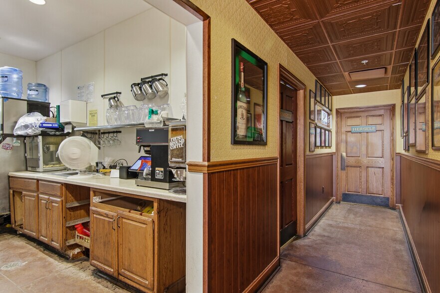 More Photos Of 442 Water St, Eau Claire Bar For Sale