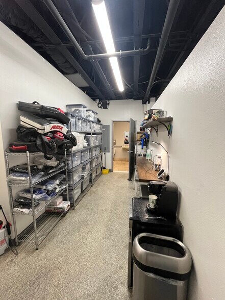 More Photos Of 23333 Cinema Dr, Santa Clarita Office For Lease