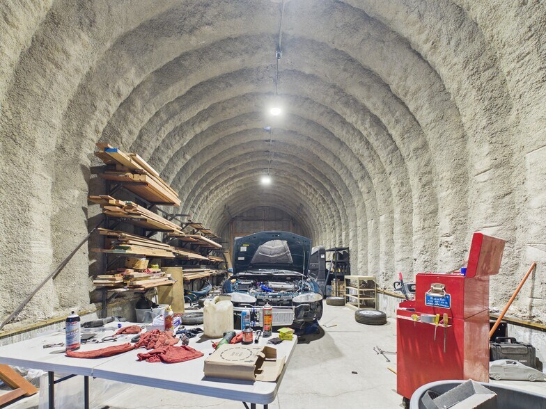 More Photos Of 3930 Woodside Blvd, Hailey Industrial For Sale