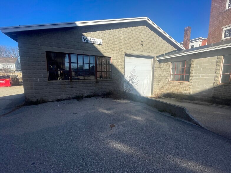 More Photos Of 7 Central St, Farmington Office For Sale