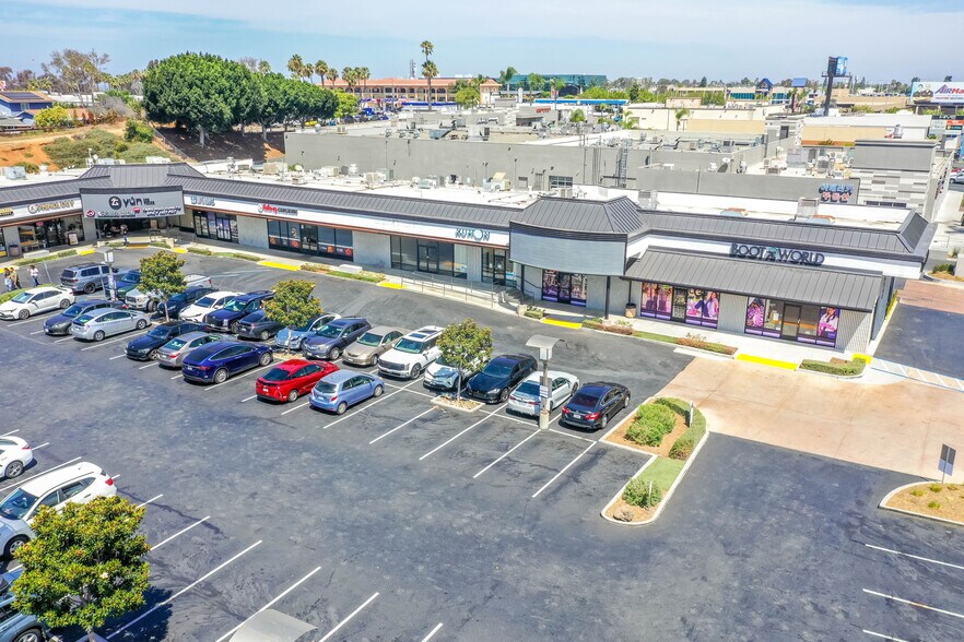 More Photos Of 4344 Convoy St, San Diego Storefront For Lease