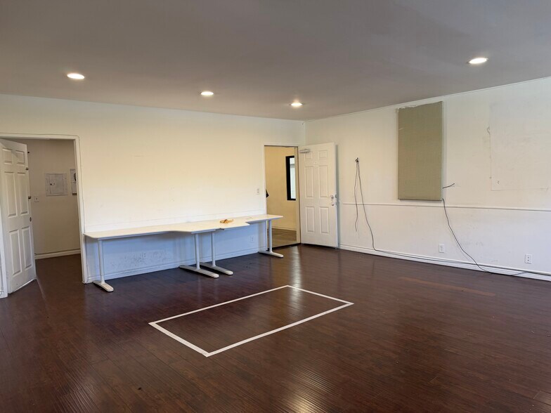 More Photos Of 7815-7817 Melrose Ave, Los Angeles Storefront Retail Office For Lease