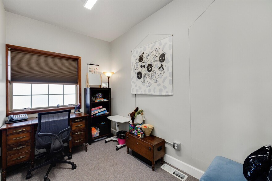 More Photos Of 113 N Elm St, Canby Restaurant For Lease