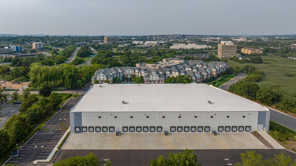 More Photos Of 1290 Wall St W, Lyndhurst Distribution For Lease