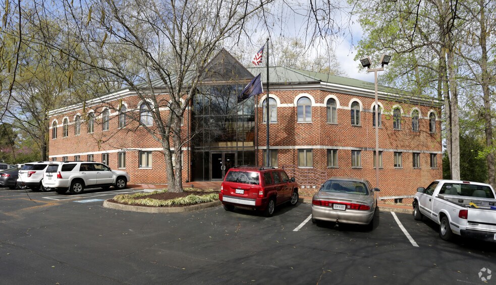 Primary Photo Of 4801 Hermitage Rd, Richmond Office For Lease