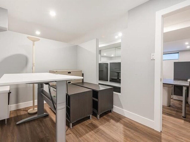 More Photos Of 10 Rue Roux, Sainte-therese Office For Lease