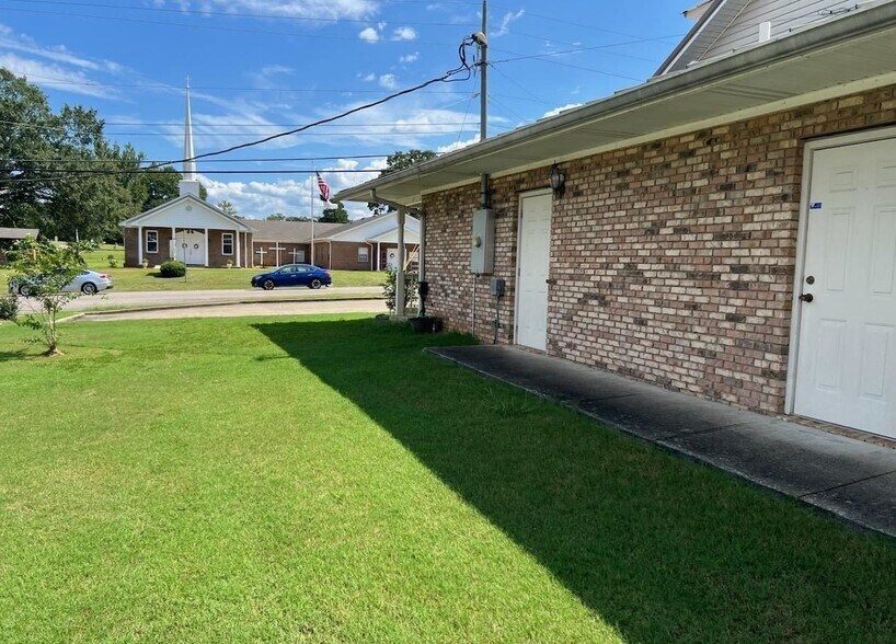 More Photos Of 3397 Helena Rd, Helena Medical For Sale