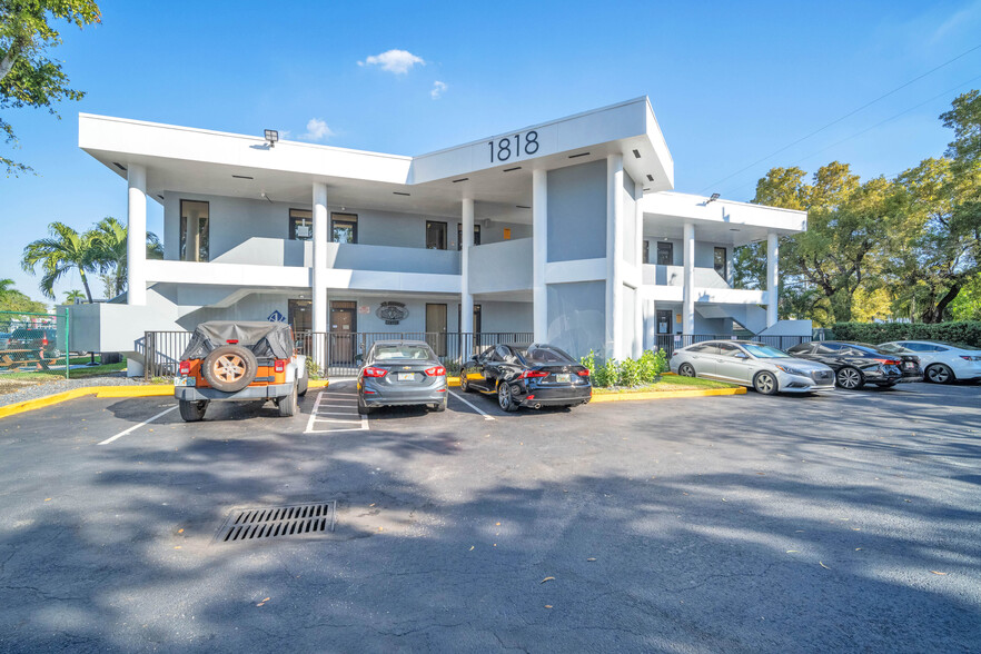 Primary Photo Of 1818 Sheridan St, Hollywood Medical For Sale