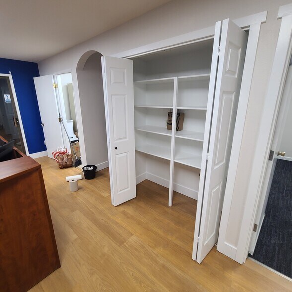 More Photos Of 12724 SE Stark St, Portland Medical For Sale