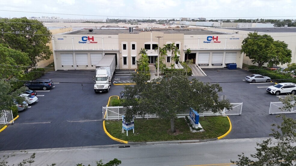 Primary Photo Of 3505 NW 113th Ct, Miami Warehouse For Lease