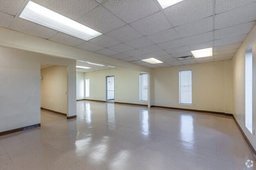 More Photos Of 3401 E State Highway 158, Midland Warehouse For Lease