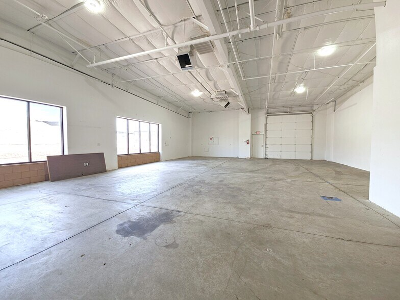 More Photos Of 2921 Friendly Pl, Bullhead City Light Distribution For Lease