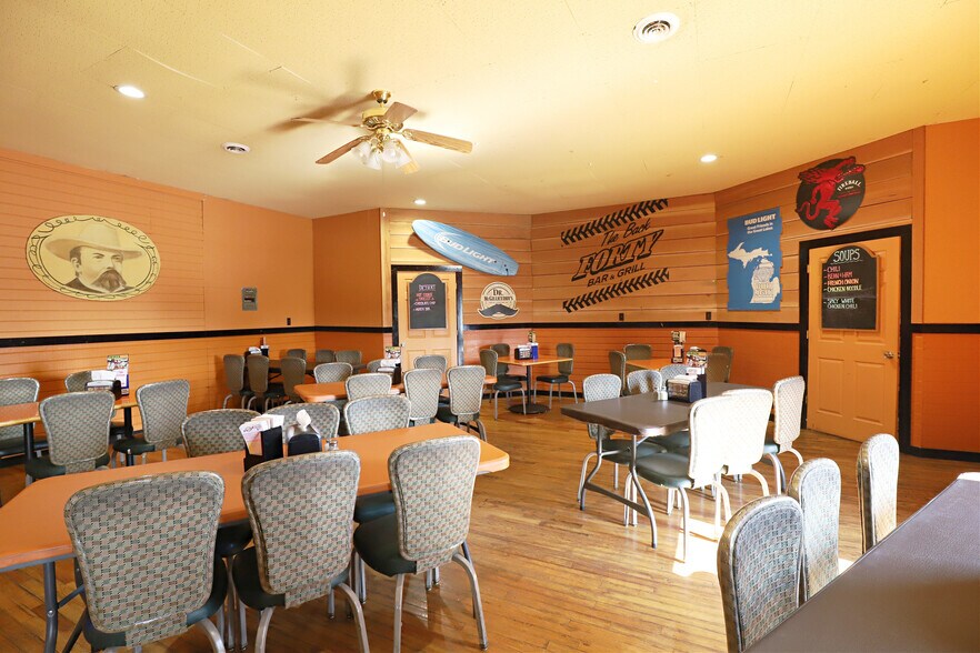 More Photos Of 15952 Oakley Rd, Chesaning Freestanding For Sale