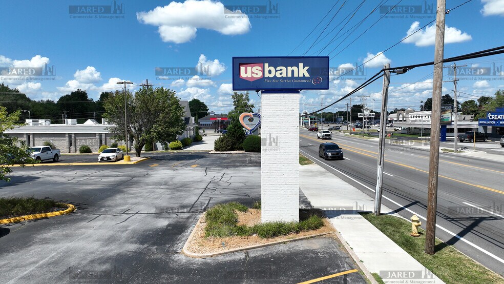 More Photos Of 1615 S Glenstone Ave, Springfield Bank For Lease