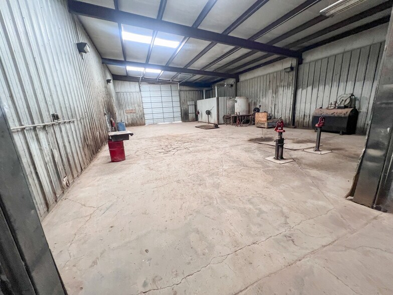 More Photos Of 6610 E Hwy 80 & 6618 E Hwy 80, Midland Industrial For Sale