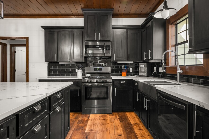 More Photos Of 54 Indian Creek Rd, Woodworth General Retail For Sale