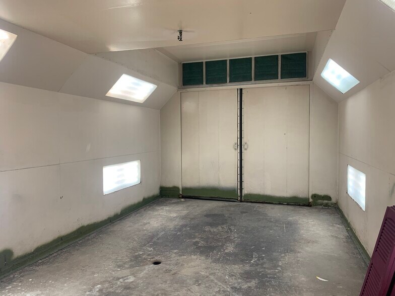 More Photos Of 41R Central St, East Bridgewater Auto Repair For Sale