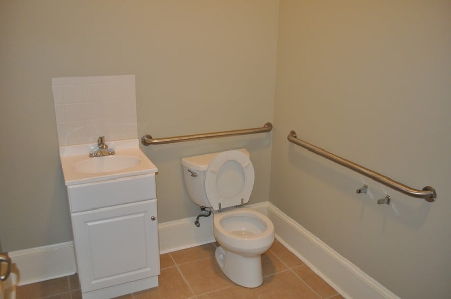 More Photos Of 4330 S Lee St, Buford Medical For Lease