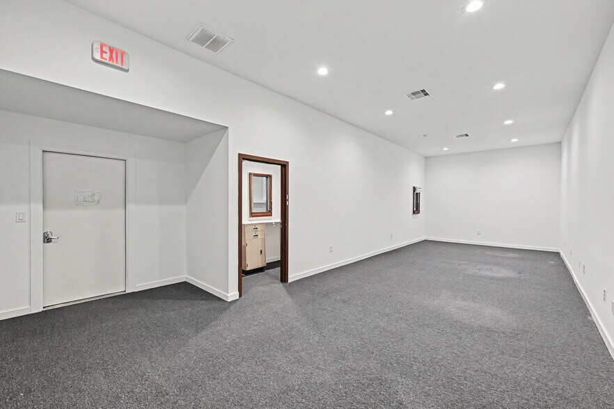 More Photos Of 4201 Langley Rd, Houston Warehouse For Lease