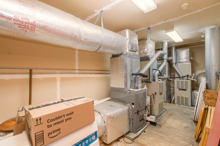 More Photos Of 2081 Mesa Valley Way, Austell Specialty For Sale