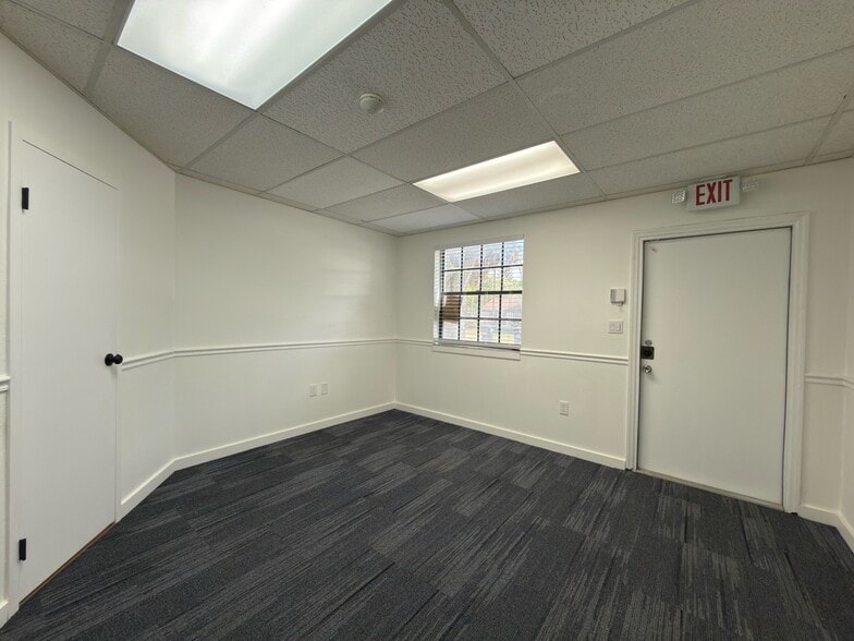 More Photos Of 1527 S Orange Ave, Orlando Office For Lease
