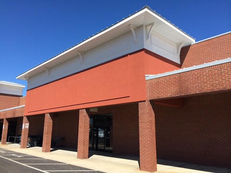 More Photos Of 805 E 4th Ave, Red Springs Supermarket For Lease