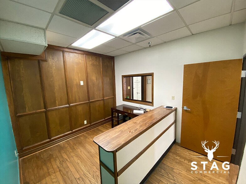 More Photos Of 3901 Airport Fwy, Bedford Office For Lease