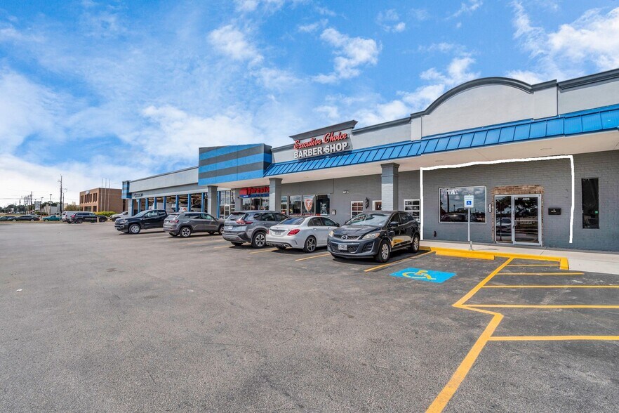 More Photos Of 4622 Dacoma Street, Houston General Retail For Sale