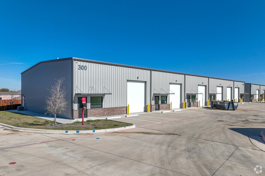 More Photos Of 15118 King Rd, Frisco Warehouse For Lease