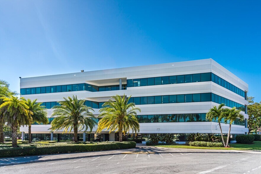 More Photos Of 3440 Hollywood Blvd, Hollywood Unknown For Lease
