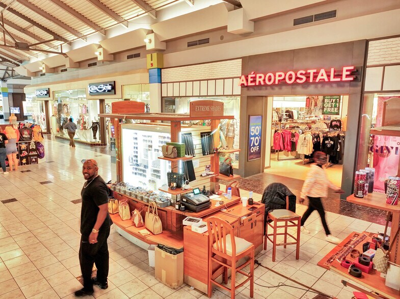 More Photos Of 2922-2930 Watson Blvd, Centerville Storefront For Sale