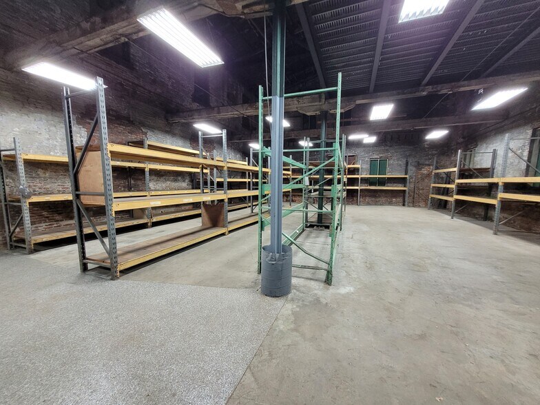 More Photos Of 1900 W Muhammad Ali Blvd, Louisville Manufacturing For Lease