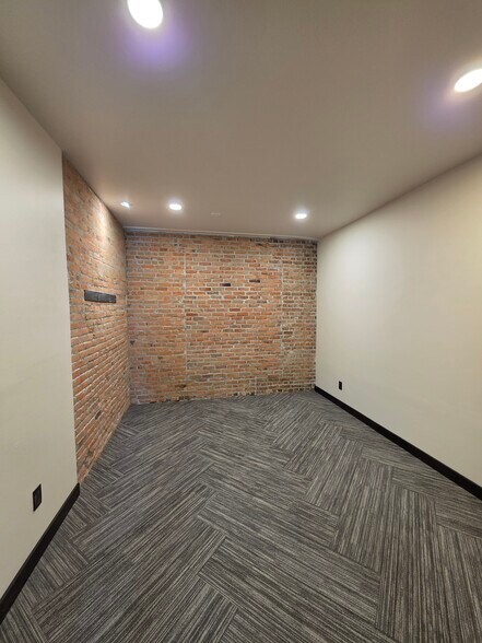 More Photos Of 321 E Main St, Bozeman Apartments For Lease