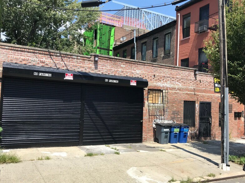 Primary Photo Of 757 Lexington Ave, Brooklyn Apartments For Lease