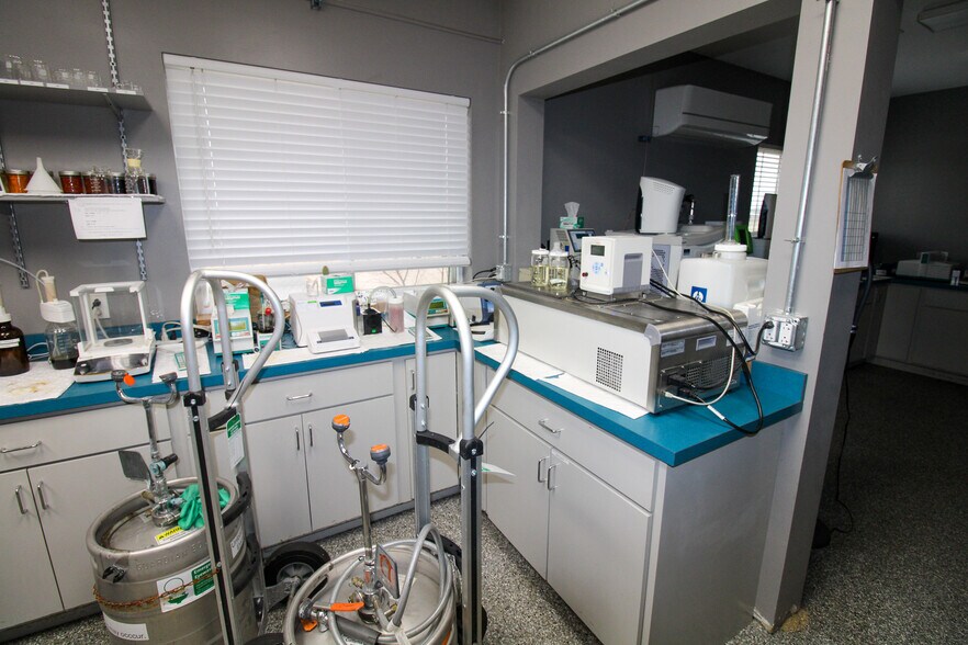 More Photos Of 5640 44th Ave S, Clinton Office For Sale