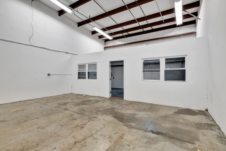 More Photos Of 73 Albe Dr, Newark Warehouse For Lease