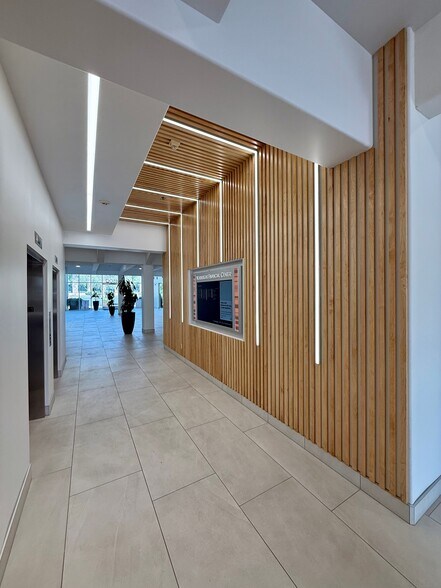 More Photos Of 14500 N Northsight Blvd, Scottsdale Office For Lease