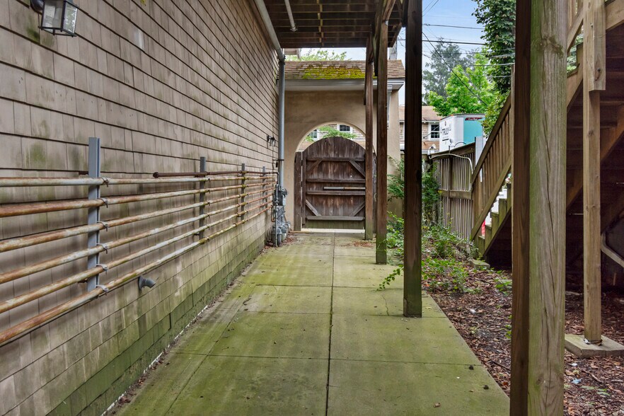 More Photos Of 615 Main St, Hyannis General Retail For Sale